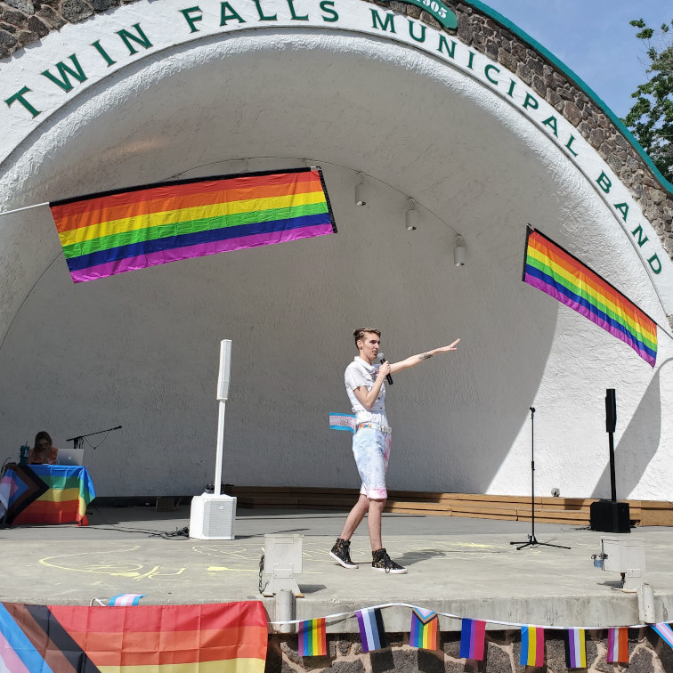Photo of a performer on the Twin Falls Band shell